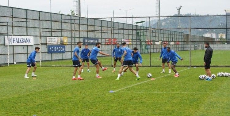 Çaykur Rizespor, Başakşehir hazırlıklarını teknik direktörsüz sürdürdü