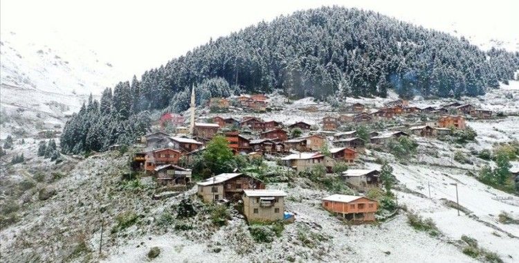 Karadeniz eylül ayında beyaza büründü