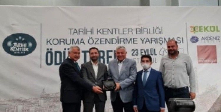 Diyarbakır Surlarındaki 'Diriliş' ödülünü aldı