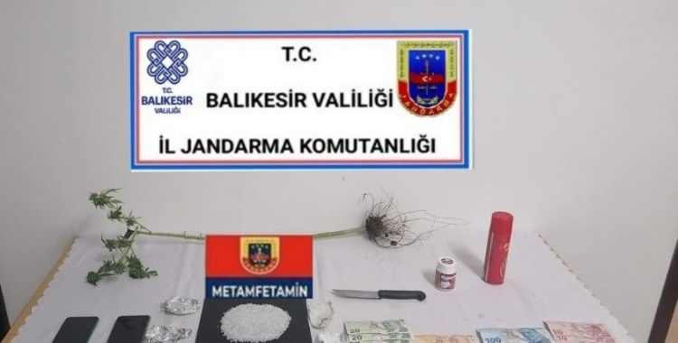 Jandarmadan 3 şahsa uyuşturucu operasyonu