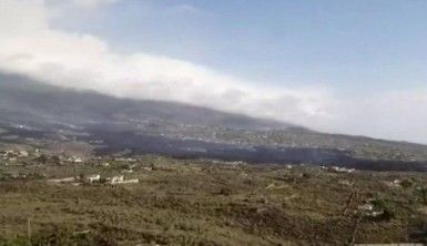 İspanya'daki yanardağ felaketinde 400 ev yok oldu