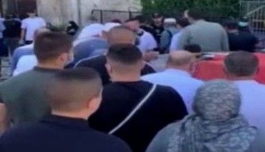 İsrail polisi Filistinlilerin Mescid-i Aksa'ya girişini engelledi