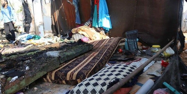 Esed rejiminin İdlib'deki kampa düzenlediği saldırıda 1 kadın öldü