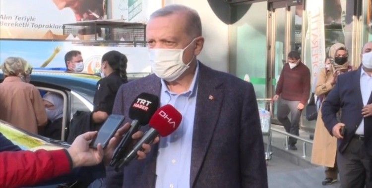 Cumhurbaşkanı Erdoğan, evinin yakınındaki bir marketi ziyaret etti