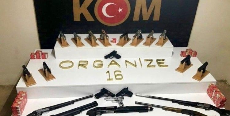 Bursa’da silah tacirlerine şafak operasyonu: 32 gözaltı