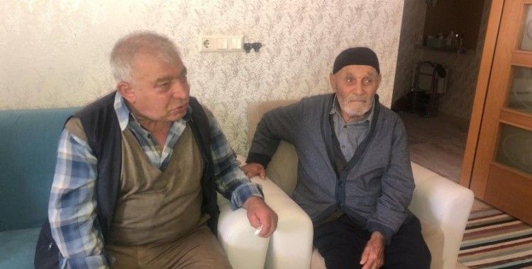 107 yaşındaki Osman dede, 40 yıldır kayıp olan oğluna kavuştu