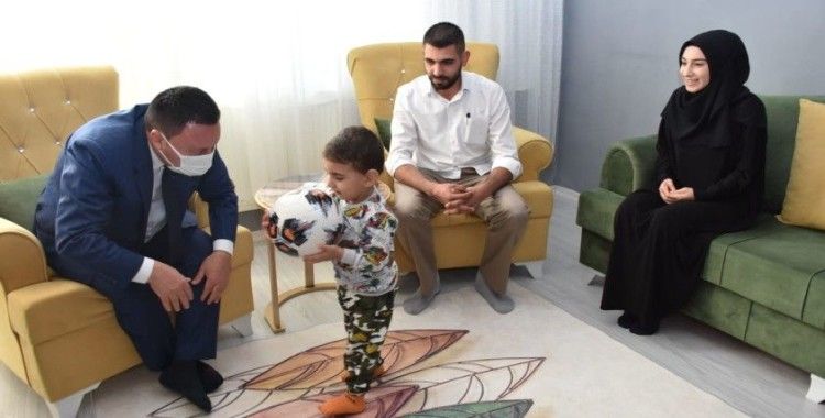 Başkan Beyoğlu'ndan şehit Yasin Börü ve aynı olayda ağır yaralanan Yusuf Er'e vefa ziyareti