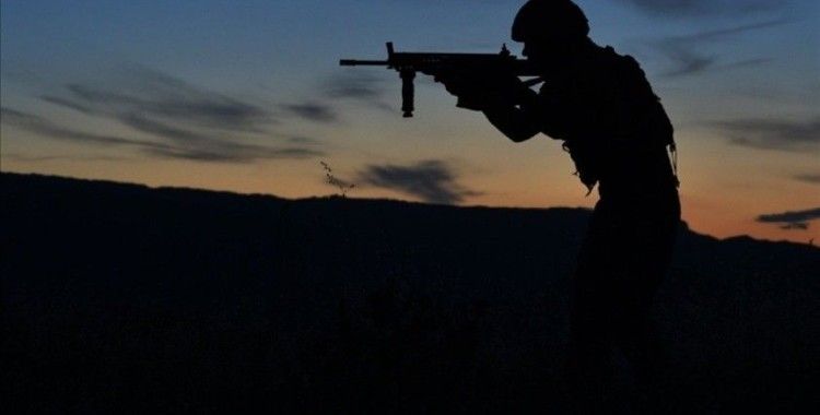 Milli Savunma Bakanı Akar: Fırat Kalkanı bölgesinde ilk bilgilere göre 5 terörist ölü ele geçirildi