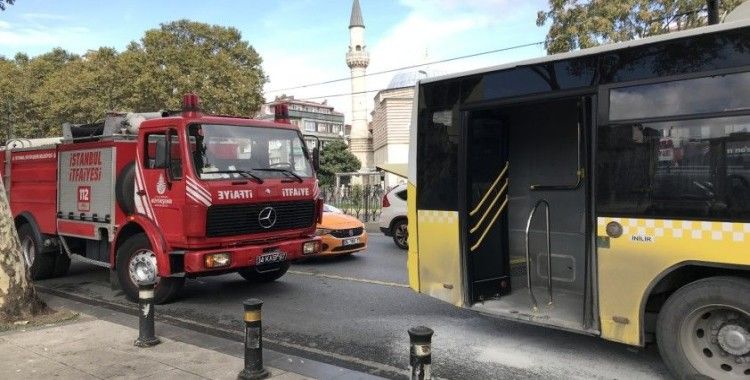 Fatih’te iki İETT otobüsü çarpıştı: 2 yaralı