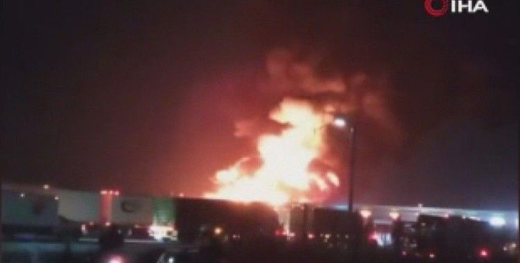 Meksika’da kaza yapan petrol tankeri alev alev yandı