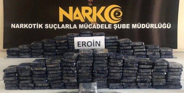 Bakan Soylu: “87 kilogram eroin, 30 kilogram Afyon sakızı ele geçirildi”