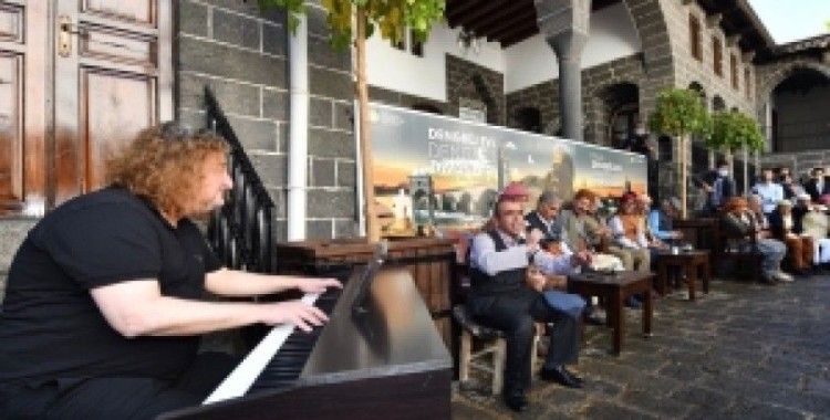 Piyano ile klamlar Diyarbakır'da buluştu