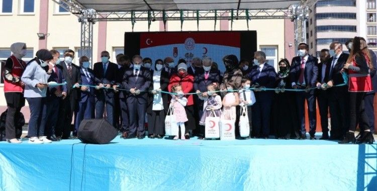 Bayburt Group tarafından yaptırılan camii ve anaokulunun açılışı Yıldırım’ın katılımıyla yapıldı