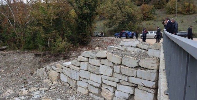 Karabük'te kuvvetli sağanak nedeniyle yıkılan köprü ulaşıma açıldı