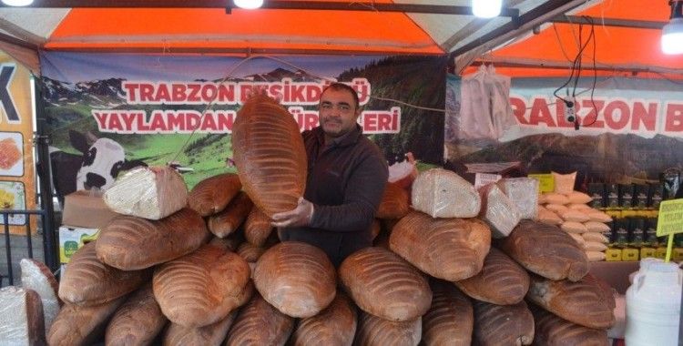 8 kiloluk dev ekmek görenleri şaşkına çevirdi