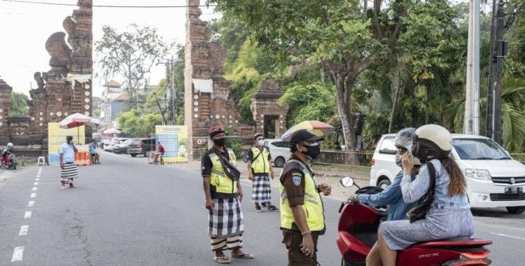 Bali kapılarını yabancı turistlere yeniden açtı