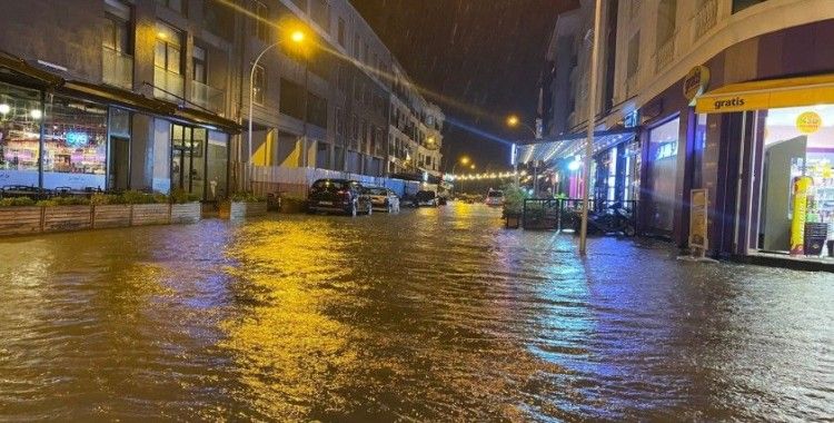 Fethiye’de sağanak yağış etkili oldu