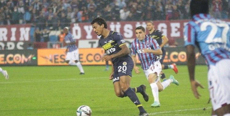 Süper Lig: Trabzonspor: 1 - Fenerbahçe: 1 (İlk yarı)