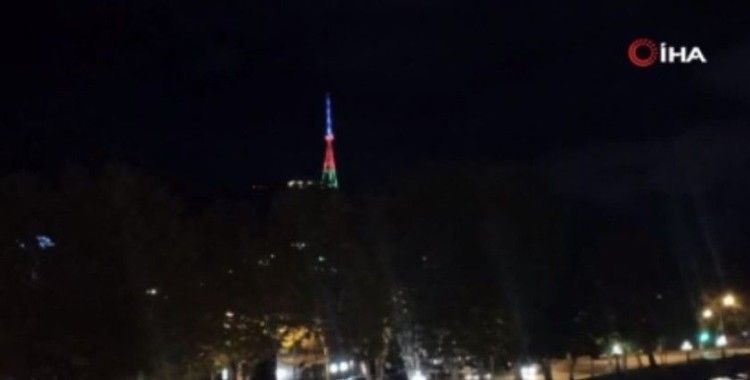 Tiflis’te Televizyon Kulesi Azerbaycan bayrağının renkleriyle aydınlatıldı