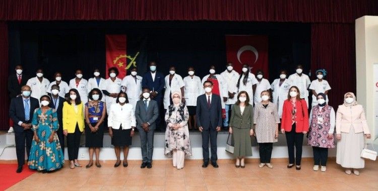Emine Erdoğan: 'Angola halkının birlik içinde yürüttüğü çalışmaları takdirle izliyoruz'