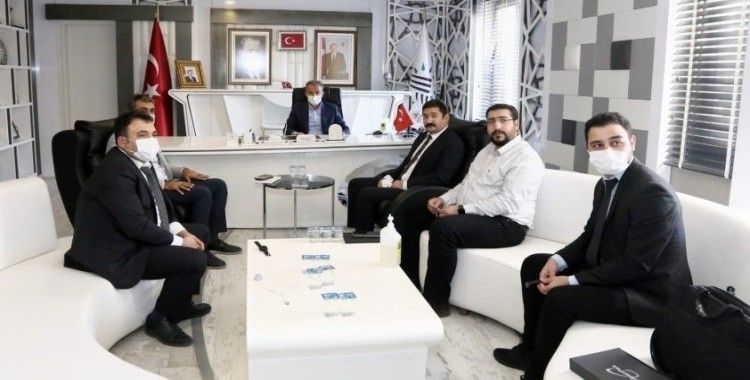 Alzheimer ve demans hastaları için akıllı saat ile mobil takip