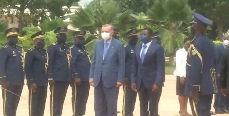 Cumhurbaşkanı Erdoğan, Togo’da resmi tören ile karşılandı