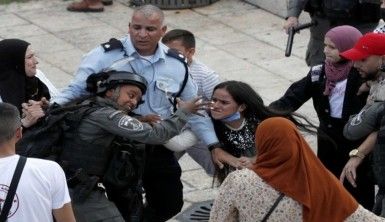 İsrail'den Kudüs'te Mevlit Kandilini kutlayan Filistinlilere müdahale