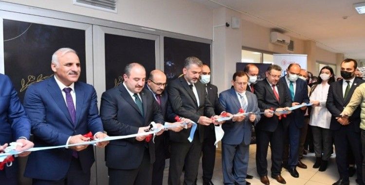 Bakan Varank Trabzon'da Kuyumculuk Tasarım Merkezi’ni hizmete açtı