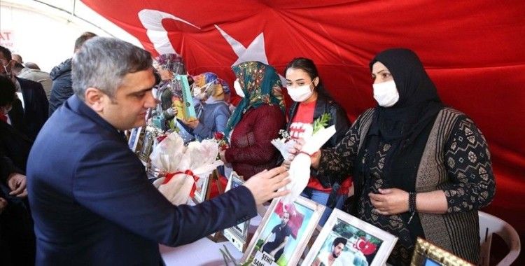 Ergani Kaymakamı Ahmet Karaaslan Diyarbakır annelerini ziyaret etti