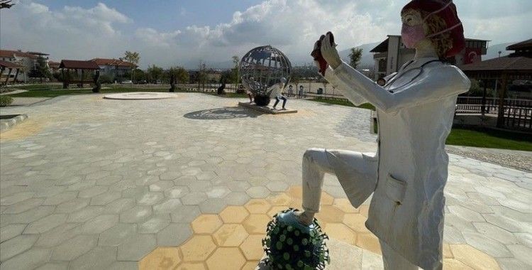 Denizli'de Merkezefendi Belediyesine 'heykel' tepkisi