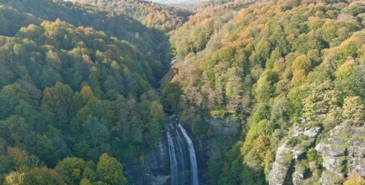 Suuçtu Şelalesi’nde sonbahar güzelliği