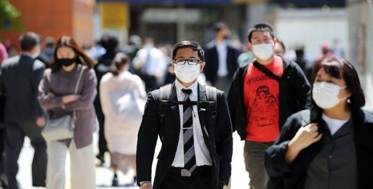 Japonya'da Kovid-19'a karşı üretilen 82 milyon maske depolarda bekliyor