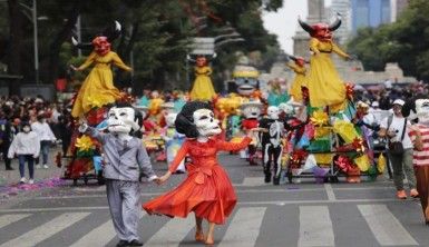 Meksika'da Ölüler Günü kutlamaları
