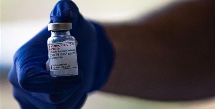 ABD'de Moderna'nın 12-17 yaş grubu için ürettiği Kovid-19 aşısının kullanımı ertelendi