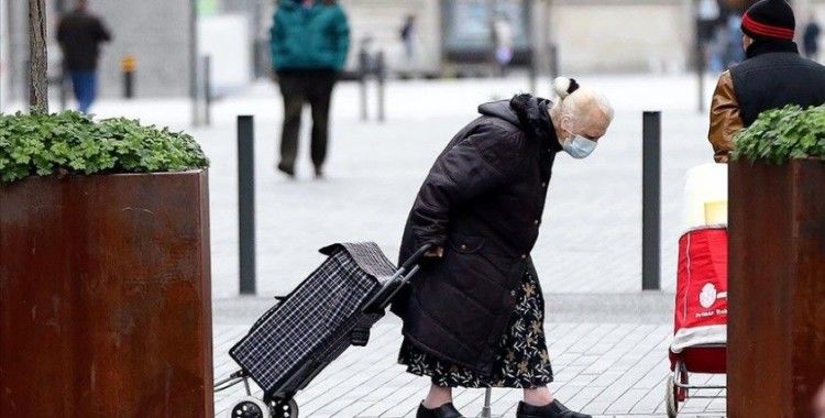 Belçika'da Kovid-19 vakaları 1 yıl önceki seviyeyi geçti