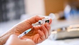 İngiltere'de 1 Nisan'dan itibaren sağlık çalışanları için Kovid-19 aşısı zorunlu olacak