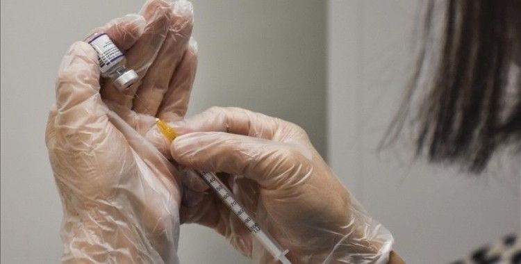 Sağlık Bakanı Fahrettin Koca: 18 yaş ve üzeri tüm vatandaşlarımız hatırlatma dozu aşılarını olabilir