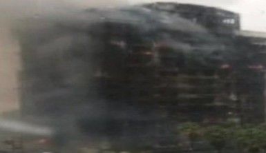 İran'da 17 katlı bina yangında küle döndü