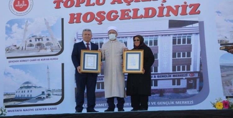 Ali Erbaş: “Cami, okul ve Kur’an kursu yaptıran insanların amel defteri kapanmayacak"