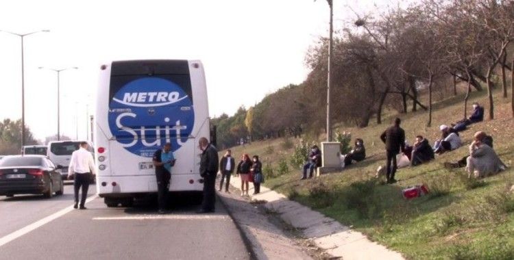 İstanbul'da yolcu otobüsünde yangın: Yolcular 1.5 saat TEM'de bekledi