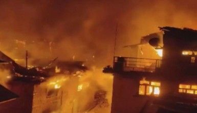 Nepal'de yangın, 20 ev küle döndü