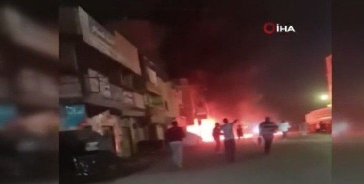 Mısır’da galeride yangın: çok sayıda otomobil alevlere teslim oldu