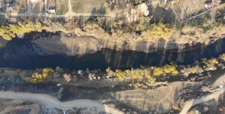 Türkiye’nin en uzun nehri Kızılırmak alarm veriyor: Su seviyesi azaldı, adacıklar ortaya çıktı