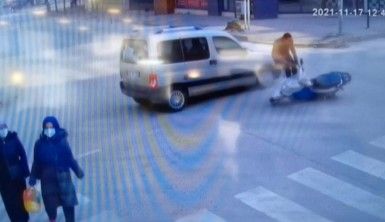 Bursa'da kaza yapan bisiklet sürücüsünün havalandığı anlar kamerada