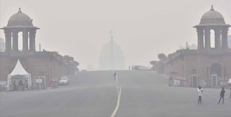 Hindistan'ın başkentinde hava kirliliği nedeniyle okullar ve kömür santralleri kapatıldı