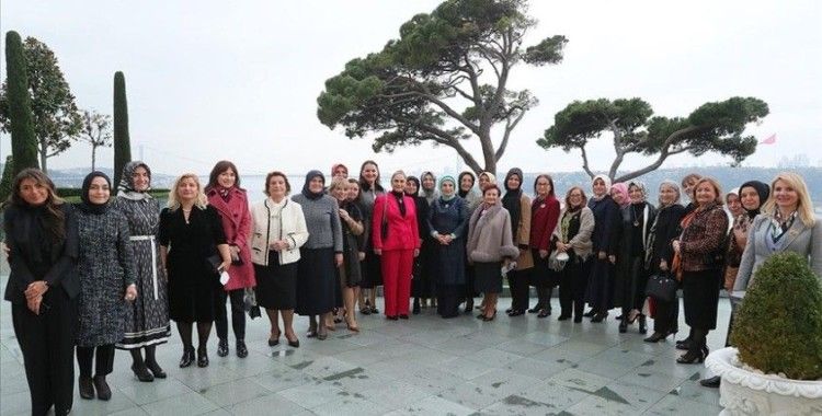 Emine Erdoğan, TOGEMDER'in eski ve yeni yönetim kurulu üyeleriyle bir araya geldi