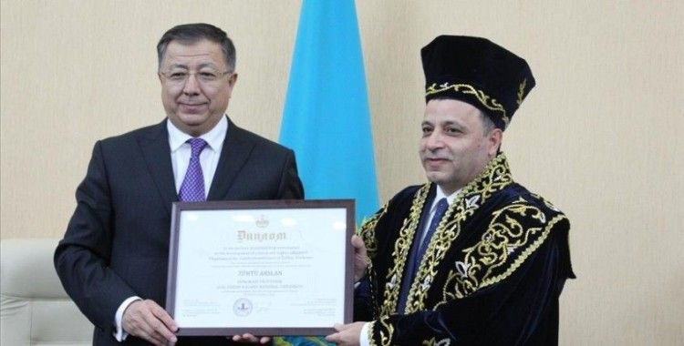 AYM Başkanı Arslan, Kazakistan'da 'Fahri Profesör' unvanına layık görüldü