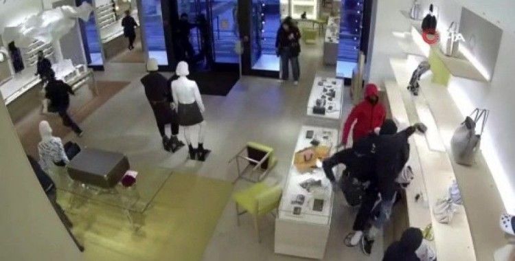 ABD’de Louis Vuitton mağazasında dakikalar içinde 100 bin dolarlık soygun