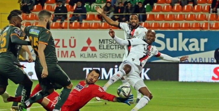 Spor Toto Süper Lig: Aytemiz Alanyaspor: 1 - Beşiktaş: 0 (Maç devam ediyor)