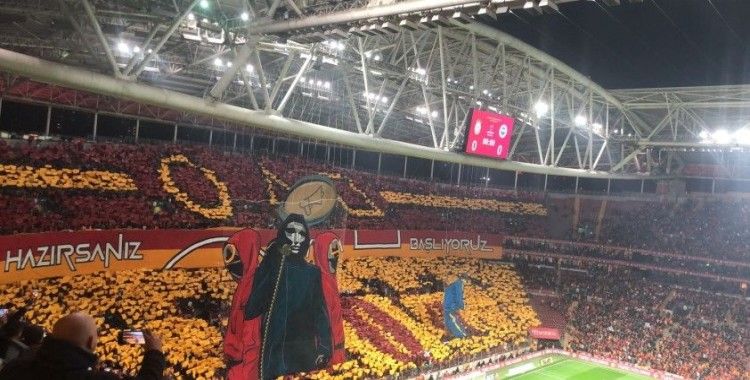 Galatasaray taraftarından 'Squid Game' koreografisi